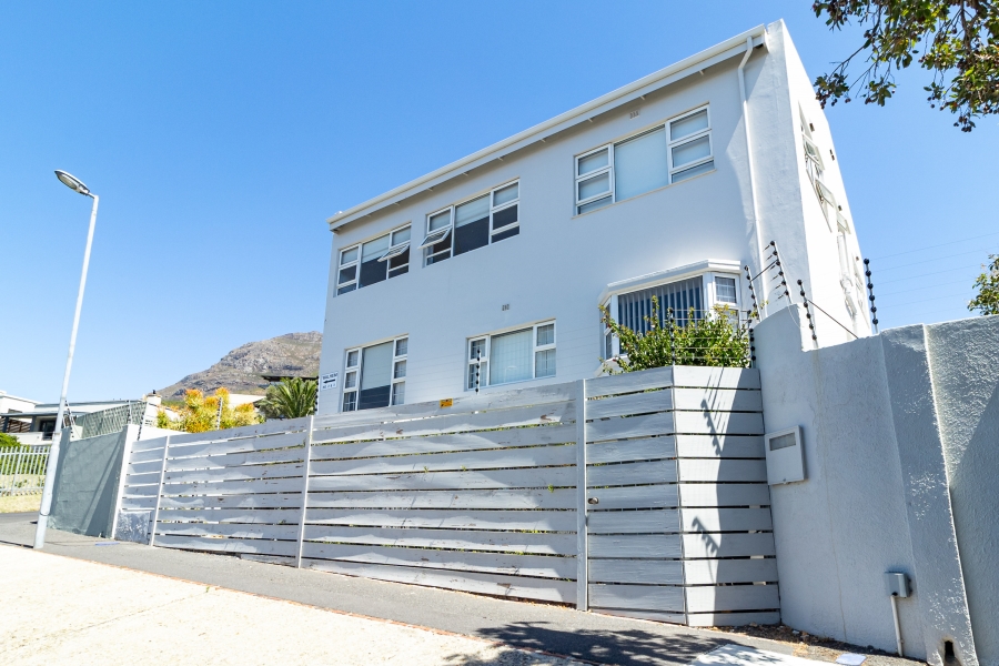 To Let 1 Bedroom Property for Rent in Vredehoek Western Cape